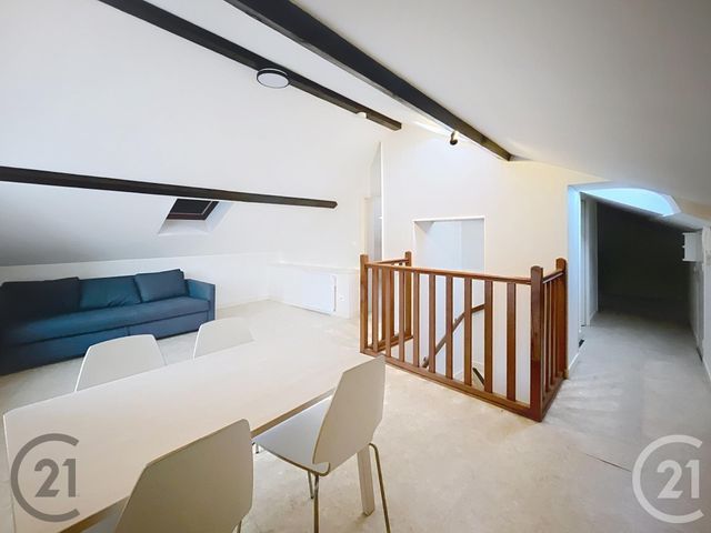 Appartement F3 à louer - 3 pièces - 39.79 m2 - AIGUEPERSE - 63 - AUVERGNE - Century 21 Agence Girard