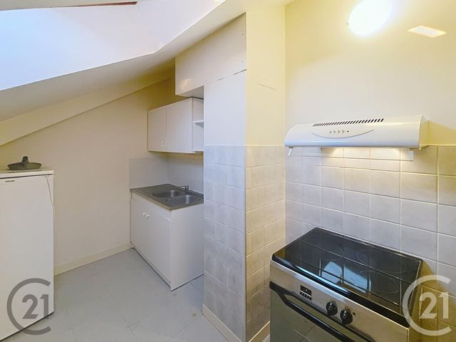 Appartement F3 à louer - 3 pièces - 39.79 m2 - AIGUEPERSE - 63 - AUVERGNE - Century 21 Agence Girard