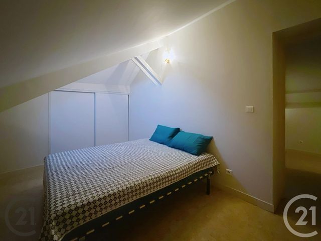 Appartement F3 à louer - 3 pièces - 39.79 m2 - AIGUEPERSE - 63 - AUVERGNE - Century 21 Agence Girard