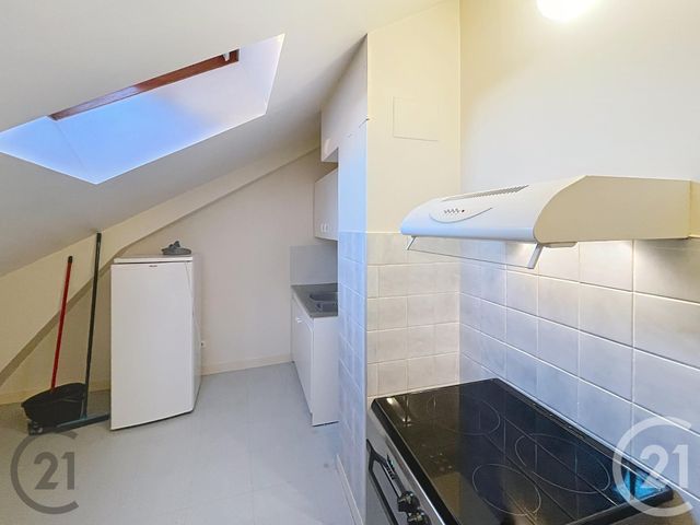 Appartement F3 à louer - 3 pièces - 39.79 m2 - AIGUEPERSE - 63 - AUVERGNE - Century 21 Agence Girard