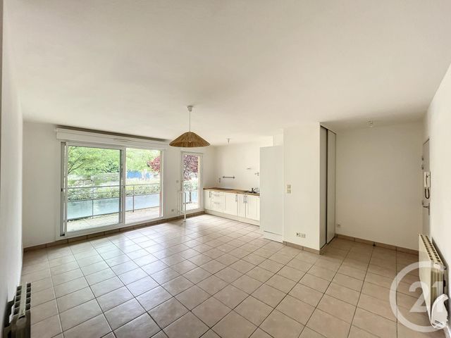 Appartement F3 à louer - 3 pièces - 61.66 m2 - RIOM - 63 - AUVERGNE - Century 21 Agence Girard