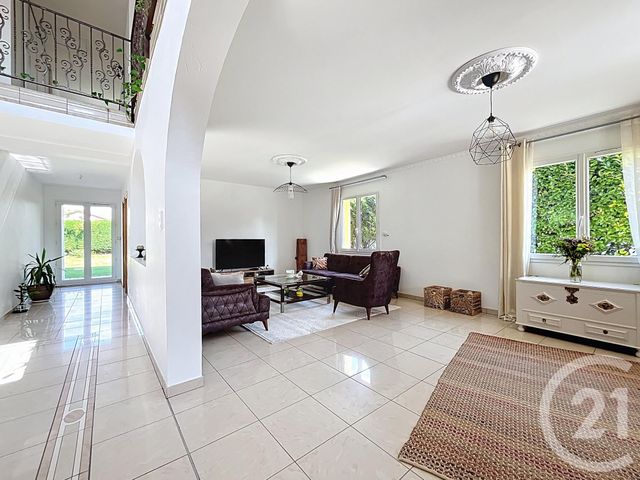 maison à vendre - 6 pièces - 213.0 m2 - RIOM - 63 - AUVERGNE - Century 21 Agence Girard