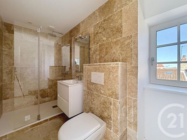 Appartement F3 à vendre - 3 pièces - 63.94 m2 - RIOM - 63 - AUVERGNE - Century 21 Agence Girard