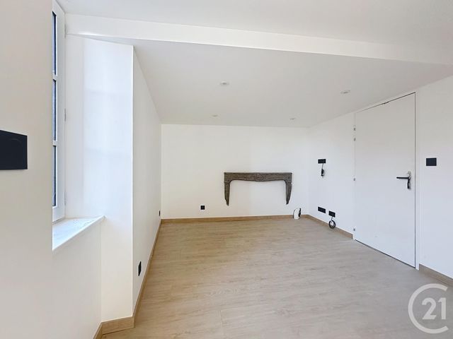 Appartement F3 à vendre - 3 pièces - 63.94 m2 - RIOM - 63 - AUVERGNE - Century 21 Agence Girard