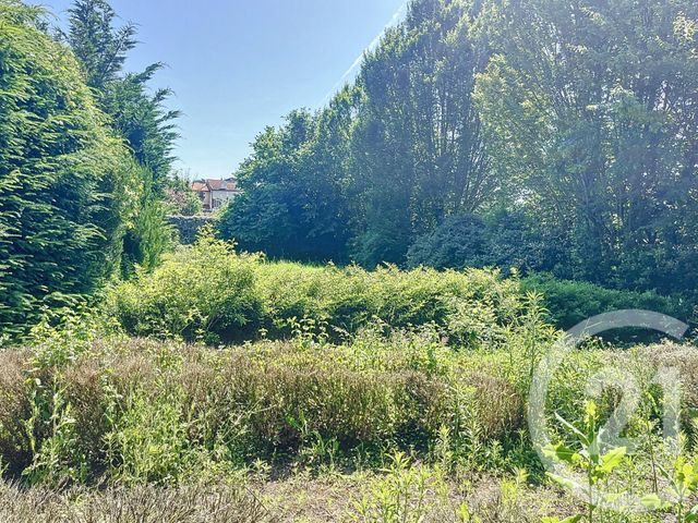 Afficher la photo en grand terrain à vendre - 1000.0 m2 - RIOM - 63 - AUVERGNE - Century 21 Agence Girard