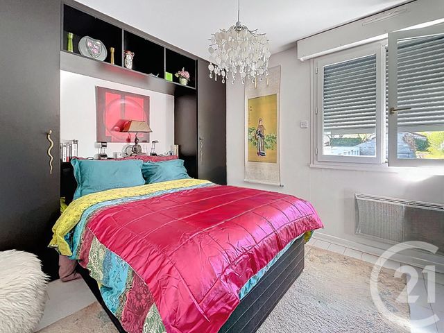 Appartement F4 à vendre - 4 pièces - 64.32 m2 - RIOM - 63 - AUVERGNE - Century 21 Agence Girard