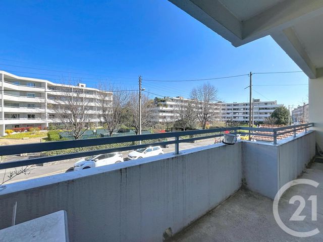 Appartement F4 à vendre - 4 pièces - 64.32 m2 - RIOM - 63 - AUVERGNE - Century 21 Agence Girard