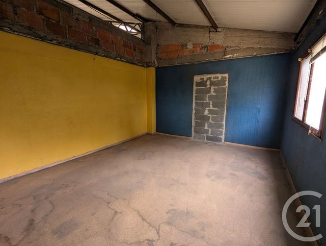 parking à louer - 400.0 m2 - BEAUREGARD VENDON - 63 - AUVERGNE - Century 21 Agence Girard