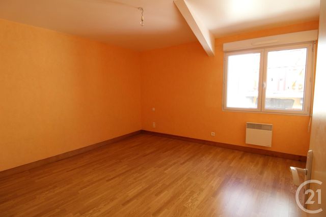 Appartement F3 à louer - 3 pièces - 65.0 m2 - VOLVIC - 63 - AUVERGNE - Century 21 Agence Girard