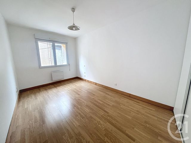 Appartement F3 à louer - 3 pièces - 65.0 m2 - VOLVIC - 63 - AUVERGNE - Century 21 Agence Girard