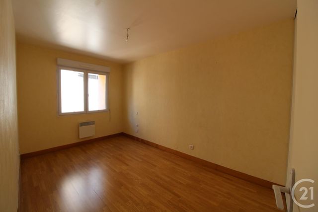 Appartement F3 à louer - 3 pièces - 65.0 m2 - VOLVIC - 63 - AUVERGNE - Century 21 Agence Girard