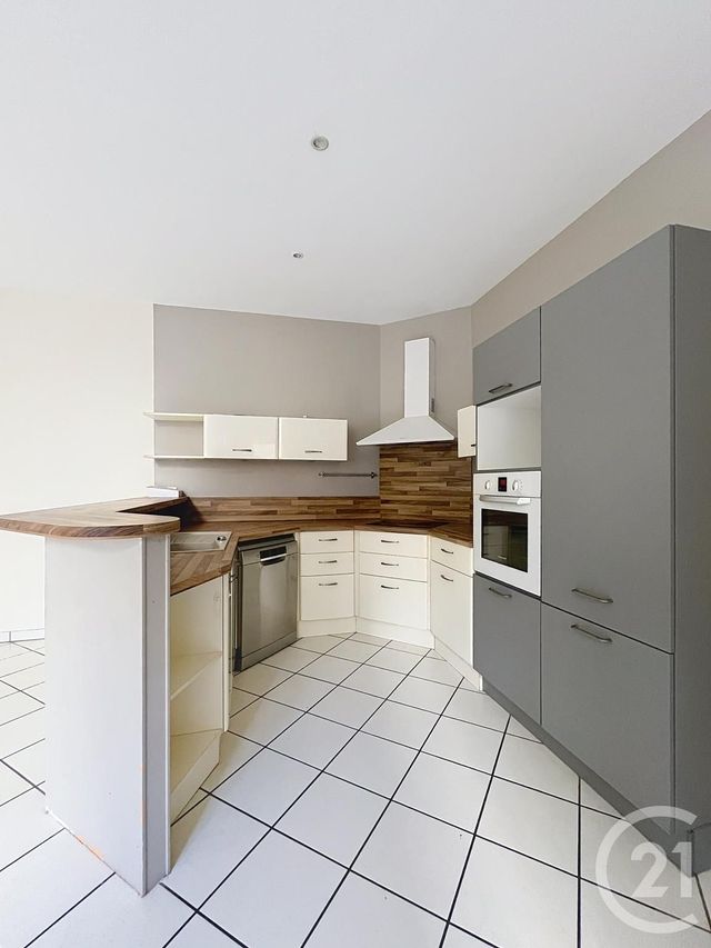 Appartement F4 à vendre - 4 pièces - 103.3 m2 - RIOM - 63 - AUVERGNE - Century 21 Agence Girard