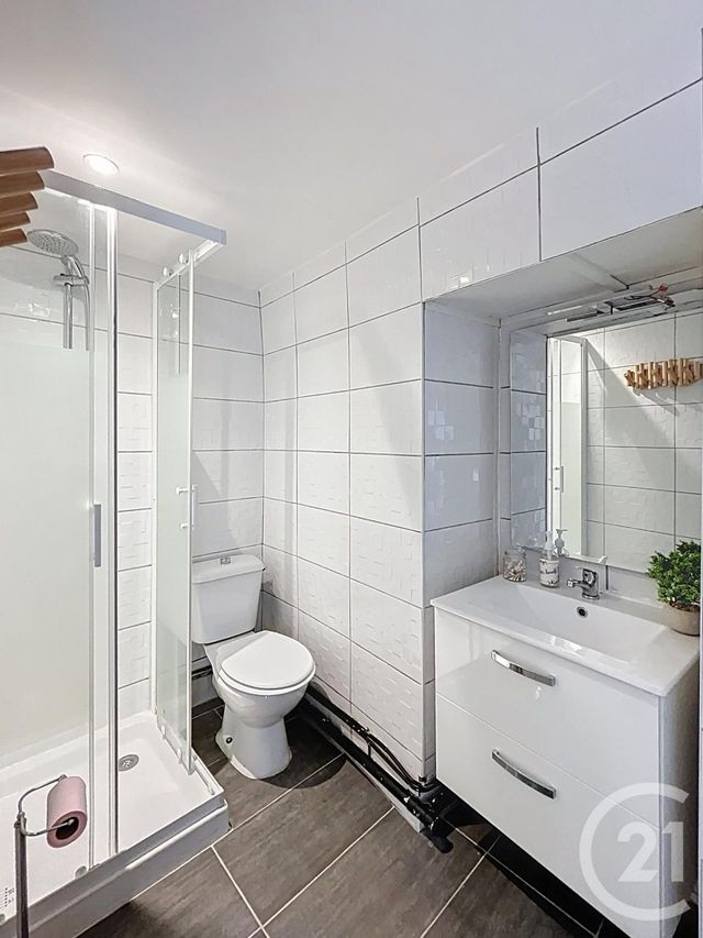 Appartement F2 à vendre - 2 pièces - 24.0 m2 - RIOM - 63 - AUVERGNE - Century 21 Agence Girard