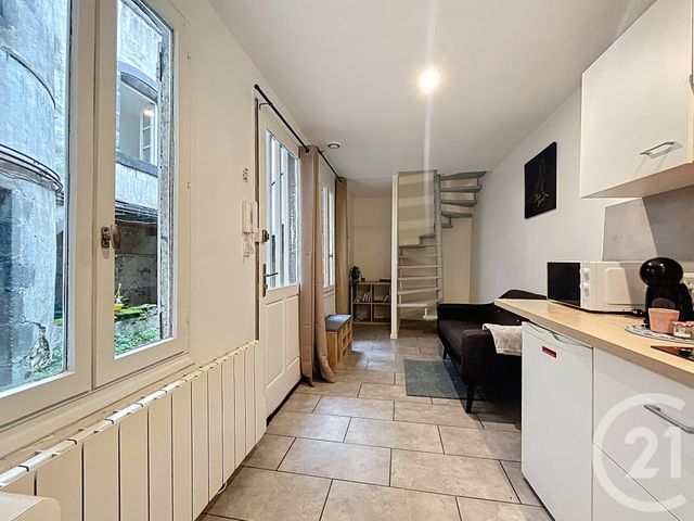 Appartement F2 à vendre - 2 pièces - 24.0 m2 - RIOM - 63 - AUVERGNE - Century 21 Agence Girard