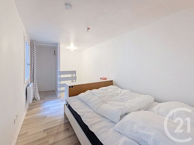 Appartement F2 à vendre - 2 pièces - 24.0 m2 - RIOM - 63 - AUVERGNE - Century 21 Agence Girard