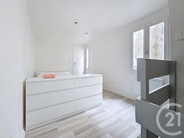 Appartement F2 à vendre - 2 pièces - 24.0 m2 - RIOM - 63 - AUVERGNE - Century 21 Agence Girard