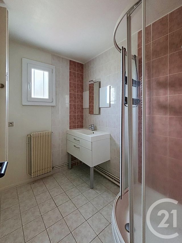 maison à vendre - 4 pièces - 88.0 m2 - CHATEAUGAY - 63 - AUVERGNE - Century 21 Agence Girard