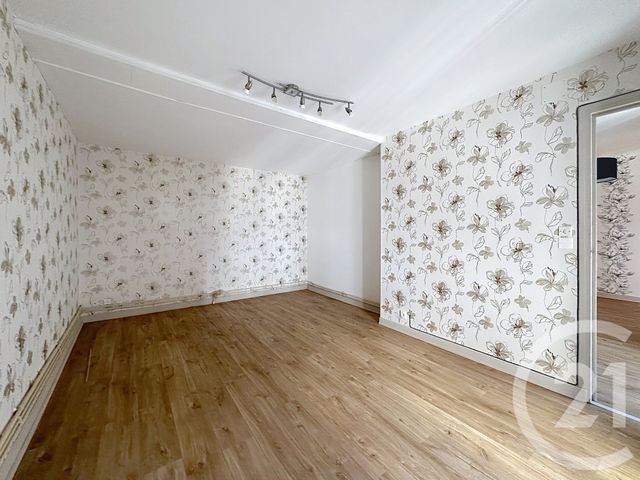 Appartement F3 à vendre - 3 pièces - 69.77 m2 - RIOM - 63 - AUVERGNE - Century 21 Agence Girard