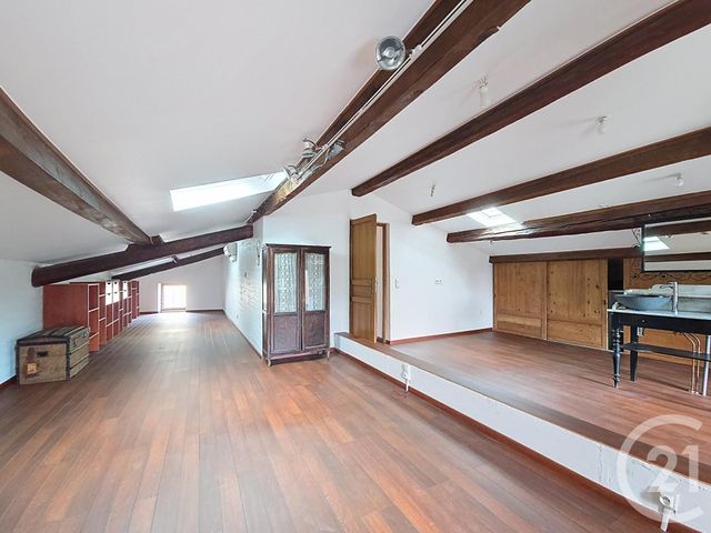 maison à vendre - 7 pièces - 217.3 m2 - MOZAC - 63 - AUVERGNE - Century 21 Agence Girard