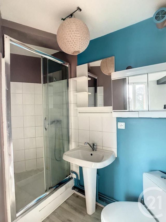 Appartement F1 à louer - 1 pièce - 25.93 m2 - RIOM - 63 - AUVERGNE - Century 21 Agence Girard