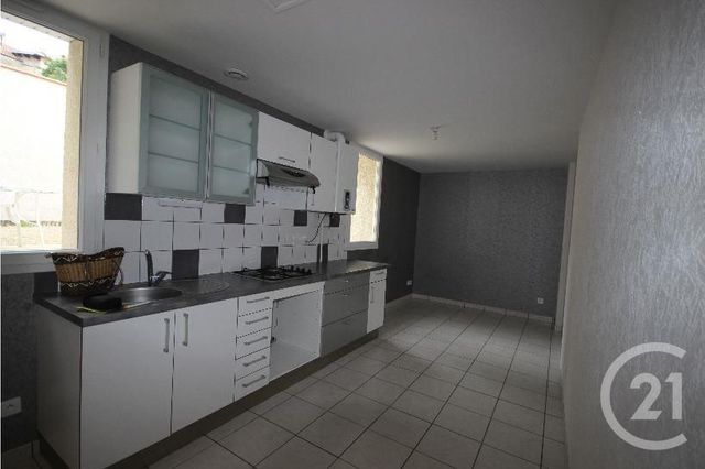 Appartement F2 à louer - 2 pièces - 48.0 m2 - CHATELGUYON - 63 - AUVERGNE - Century 21 Agence Girard