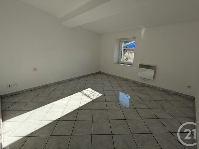 Afficher la photo en grand Appartement F3 à louer - 3 pièces - 77.18 m2 - AUBIERE - 63 - AUVERGNE - Century 21 Agence Girard