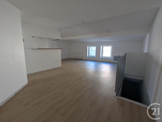 Afficher la photo en grand Appartement F3 à louer - 3 pièces - 77.18 m2 - AUBIERE - 63 - AUVERGNE - Century 21 Agence Girard