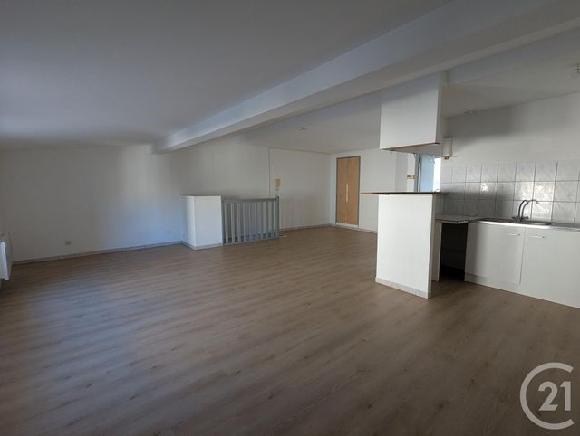 Afficher la photo en grand Appartement F3 à louer - 3 pièces - 77.18 m2 - AUBIERE - 63 - AUVERGNE - Century 21 Agence Girard