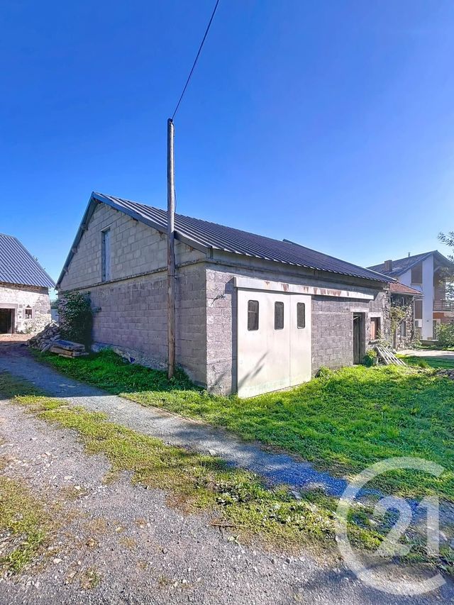 maison à vendre - 6 pièces - 155.86 m2 - CHARBONNIERES LES VARENNES - 63 - AUVERGNE - Century 21 Agence Girard