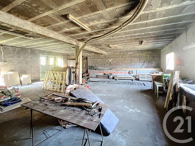 maison à vendre - 6 pièces - 155.86 m2 - CHARBONNIERES LES VARENNES - 63 - AUVERGNE - Century 21 Agence Girard