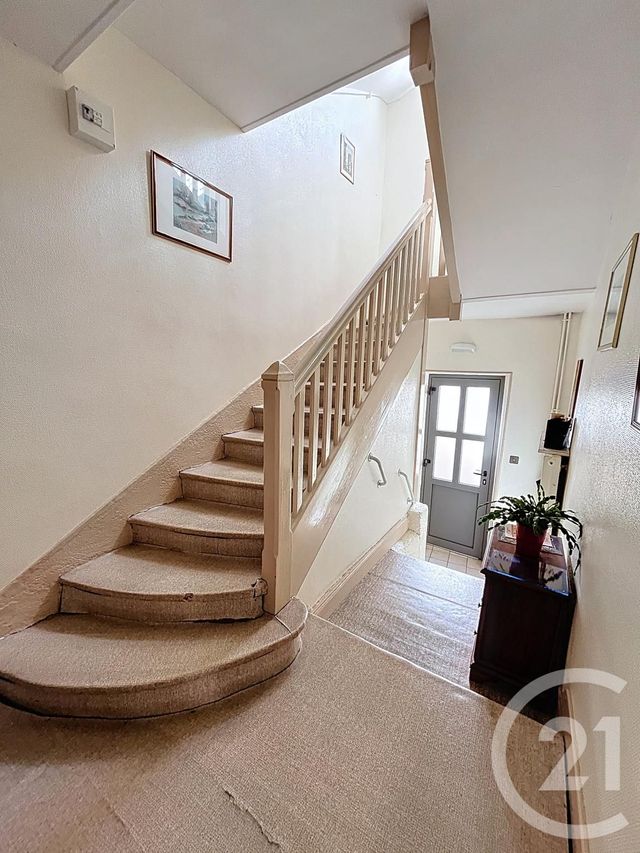 maison à vendre - 8 pièces - 125.0 m2 - CHATEL GUYON - 63 - AUVERGNE - Century 21 Agence Girard