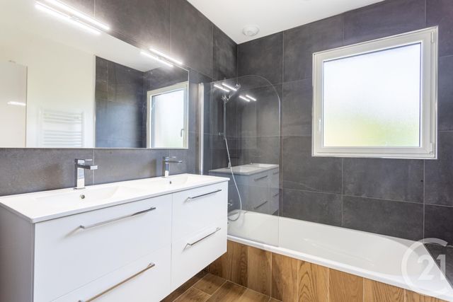 maison à vendre - 5 pièces - 143.93 m2 - RIOM - 63 - AUVERGNE - Century 21 Agence Girard