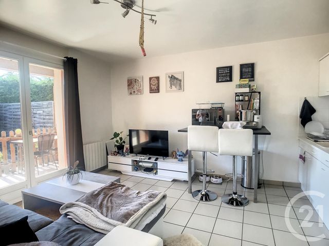 Appartement F2 à louer - 2 pièces - 41.99 m2 - CLERLANDE - 63 - AUVERGNE - Century 21 Agence Girard