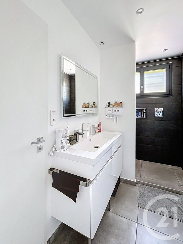 maison à vendre - 6 pièces - 170.0 m2 - BLANZAT - 63 - AUVERGNE - Century 21 Agence Girard