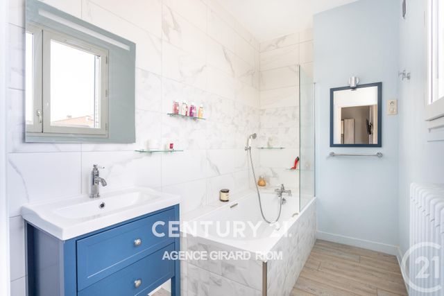 maison à vendre - 8 pièces - 197.0 m2 - RIOM - 63 - AUVERGNE - Century 21 Agence Girard