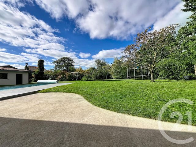 maison à vendre - 6 pièces - 159.4 m2 - MOZAC - 63 - AUVERGNE - Century 21 Agence Girard