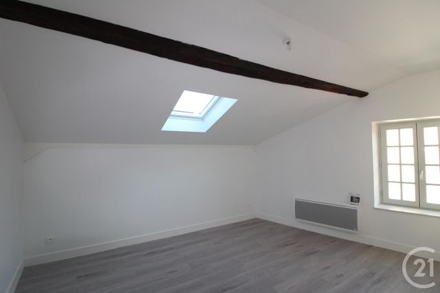 Appartement F1 à louer - 2 pièces - 40.34 m2 - RIOM - 63 - AUVERGNE - Century 21 Agence Girard