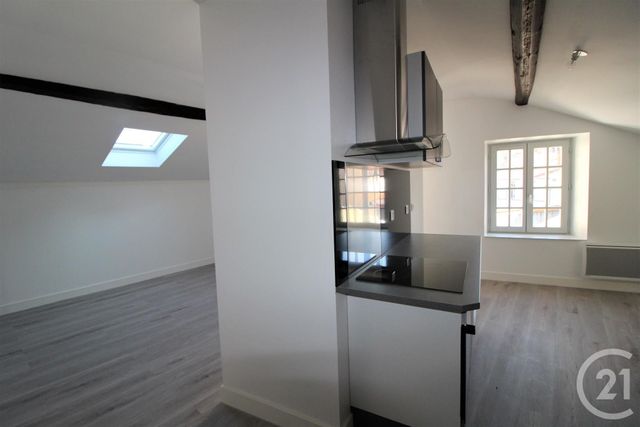Appartement F1 à louer - 2 pièces - 40.34 m2 - RIOM - 63 - AUVERGNE - Century 21 Agence Girard