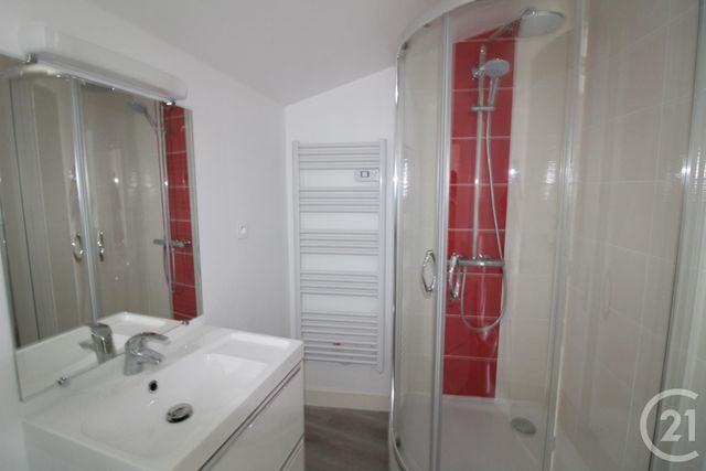 Appartement F1 à louer - 2 pièces - 40.34 m2 - RIOM - 63 - AUVERGNE - Century 21 Agence Girard