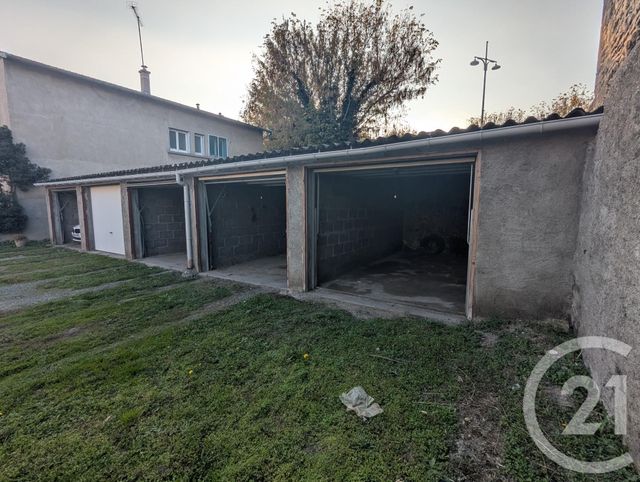 parking à louer - 10.0 m2 - RIOM - 63 - AUVERGNE - Century 21 Agence Girard