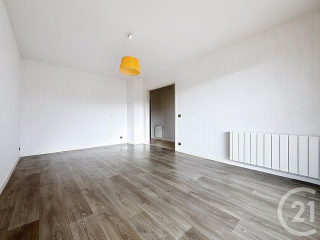 Afficher la photo en grand Appartement F2 à louer - 2 pièces - 46.27 m2 - RIOM - 63 - AUVERGNE - Century 21 Agence Girard