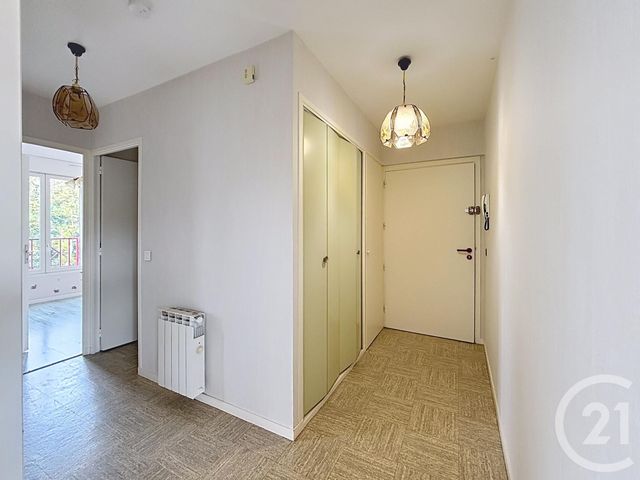 Afficher la photo en grand Appartement F2 à louer - 2 pièces - 46.27 m2 - RIOM - 63 - AUVERGNE - Century 21 Agence Girard