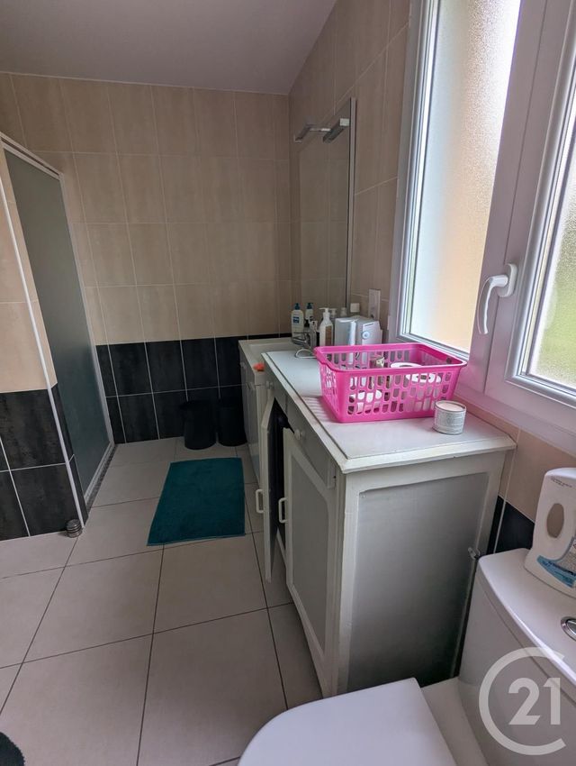 maison à louer - 5 pièces - 106.98 m2 - COMBRONDE - 63 - AUVERGNE - Century 21 Agence Girard