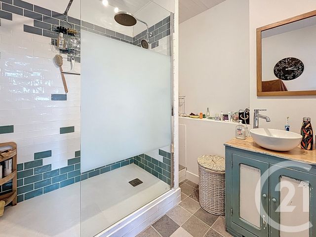 maison à vendre - 6 pièces - 139.8 m2 - ST BONNET PRES RIOM - 63 - AUVERGNE - Century 21 Agence Girard