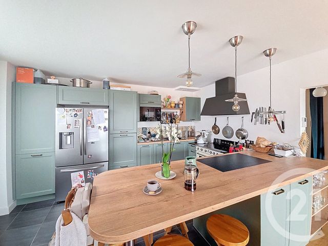 maison à vendre - 6 pièces - 139.8 m2 - ST BONNET PRES RIOM - 63 - AUVERGNE - Century 21 Agence Girard