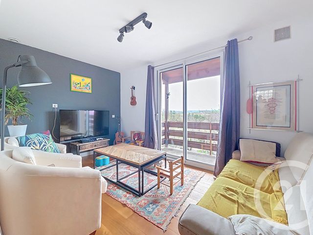 maison à vendre - 6 pièces - 139.8 m2 - ST BONNET PRES RIOM - 63 - AUVERGNE - Century 21 Agence Girard