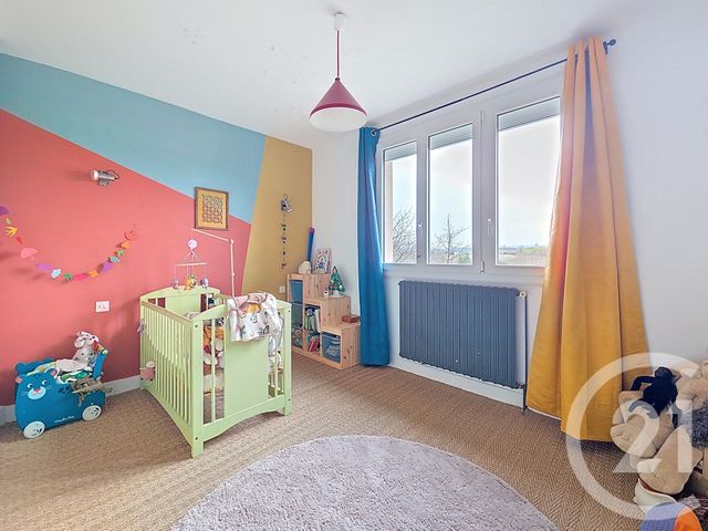 maison à vendre - 6 pièces - 139.8 m2 - ST BONNET PRES RIOM - 63 - AUVERGNE - Century 21 Agence Girard