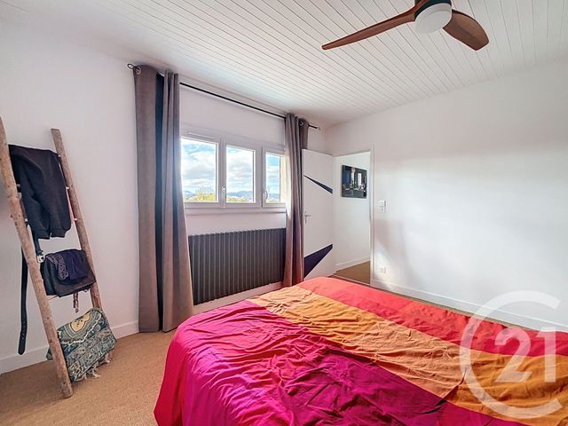 maison à vendre - 6 pièces - 139.8 m2 - ST BONNET PRES RIOM - 63 - AUVERGNE - Century 21 Agence Girard