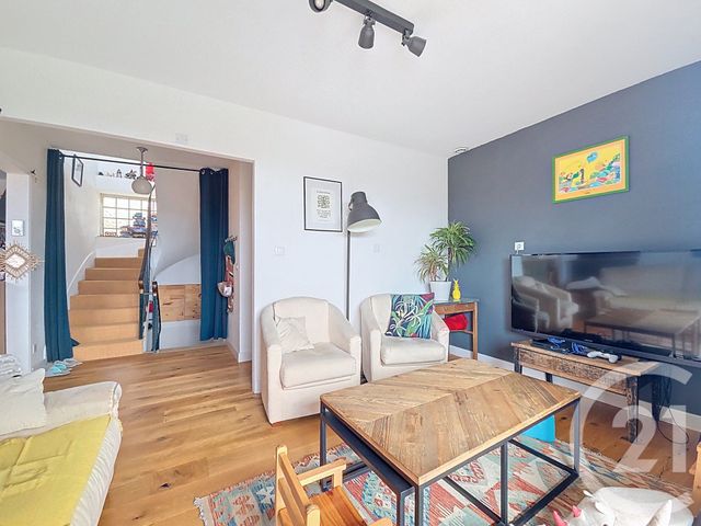 maison à vendre - 6 pièces - 139.8 m2 - ST BONNET PRES RIOM - 63 - AUVERGNE - Century 21 Agence Girard