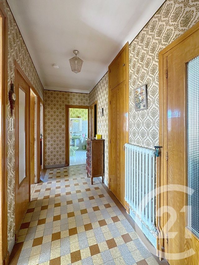 maison à vendre - 7 pièces - 169.0 m2 - RIOM - 63 - AUVERGNE - Century 21 Agence Girard